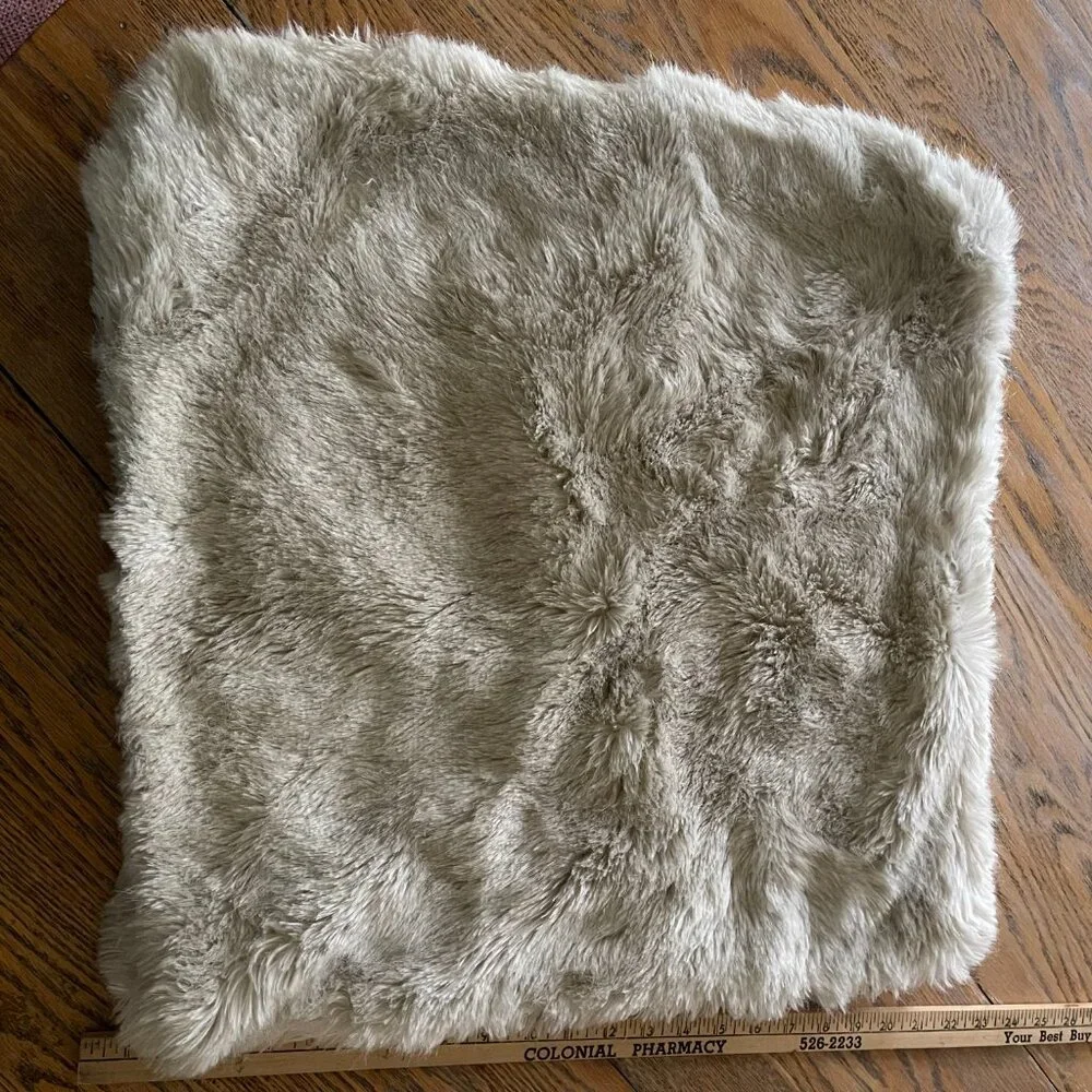 RESTORATION faux fur zippered pillow case/20.25